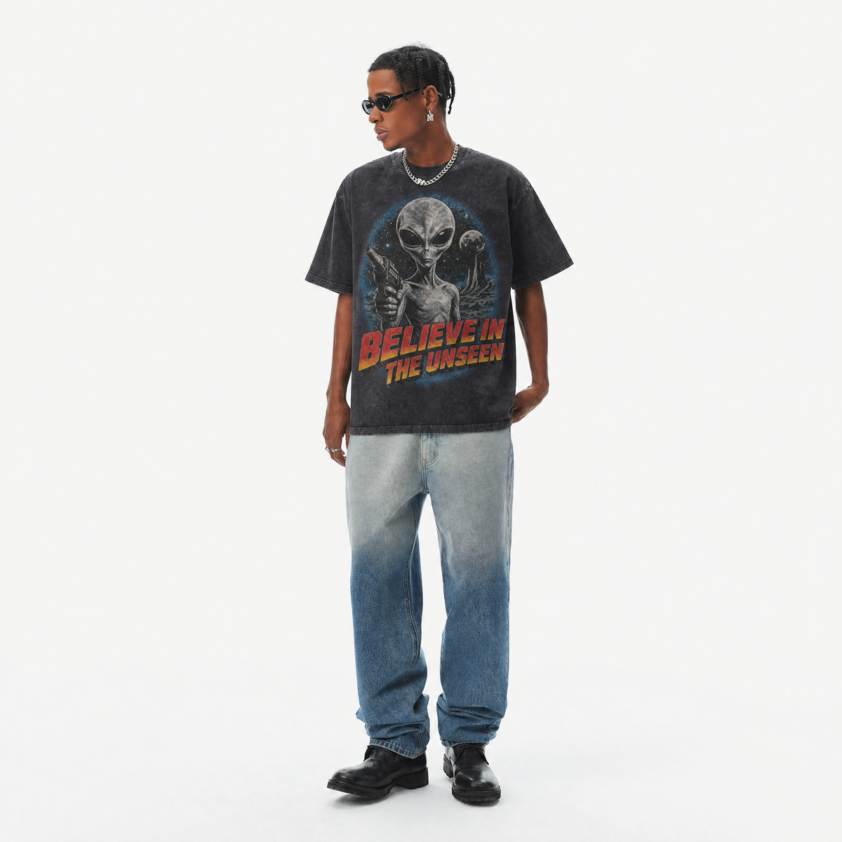 LAWLESSROW Believe In The Unseen Alien Gun Outer Space Planet Oval Grunge Collage Vintage Tee